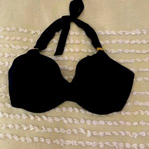 Victoria’s Secret Twist Front Bikini Top